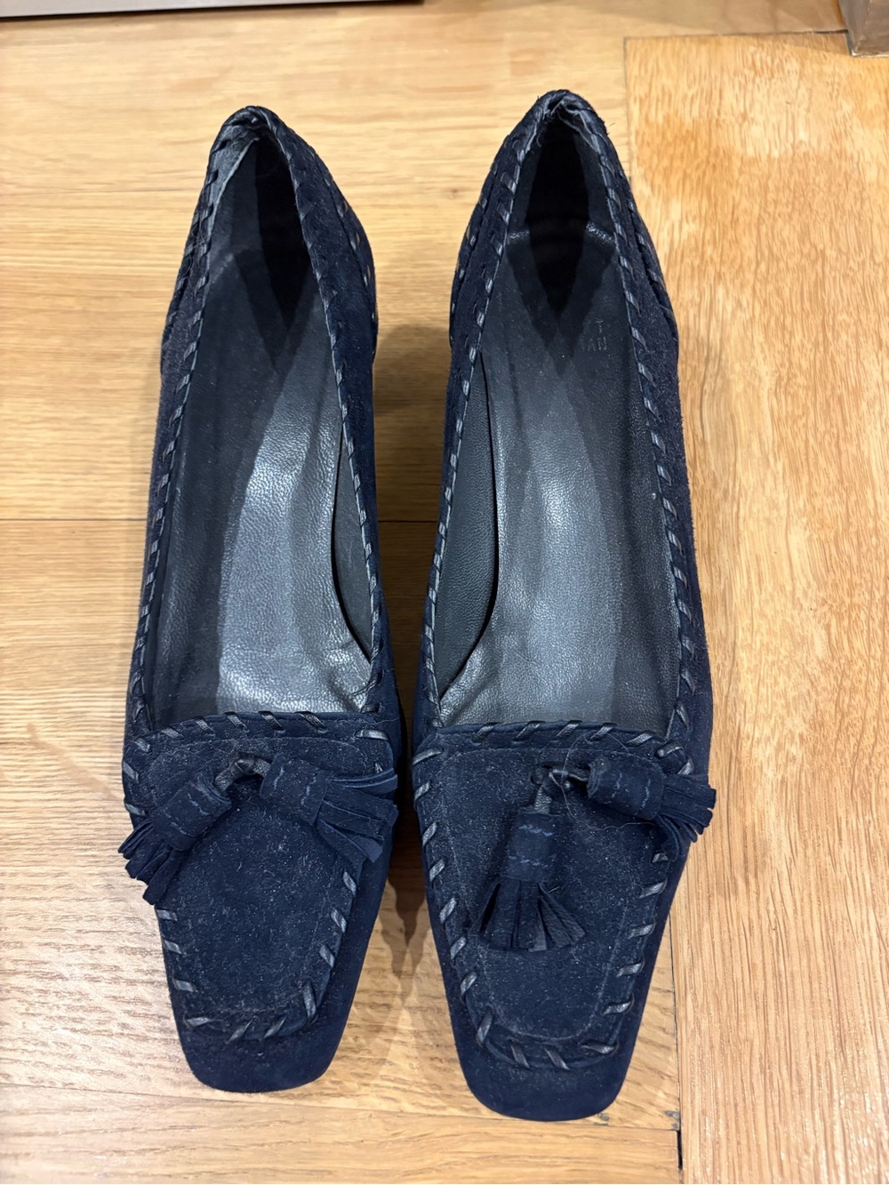 Stuart Weitzman Women's Navy Suede Tassel Loafers